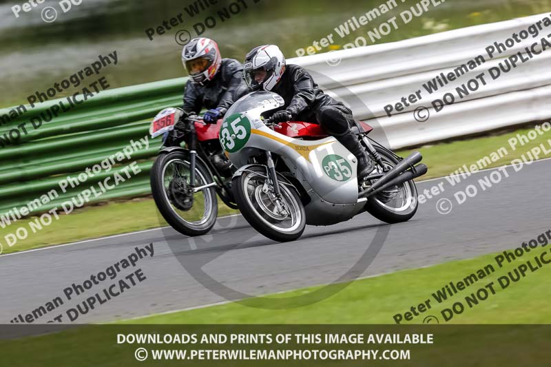 Vintage motorcycle club;eventdigitalimages;mallory park;mallory park trackday photographs;no limits trackdays;peter wileman photography;trackday digital images;trackday photos;vmcc festival 1000 bikes photographs